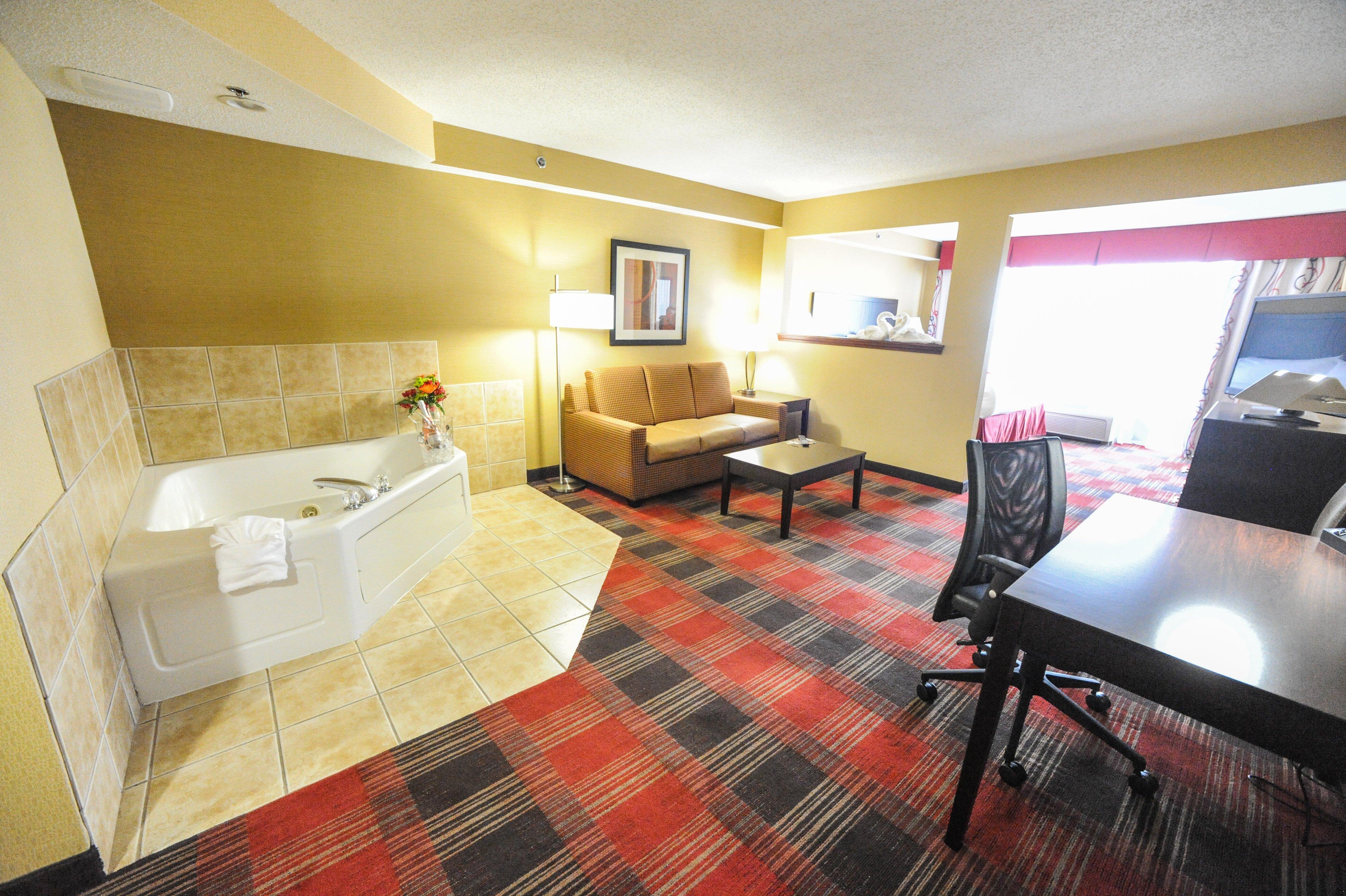 Holiday Inn Express Hotel & Suites Bowling Green By Ihg Екстериор снимка