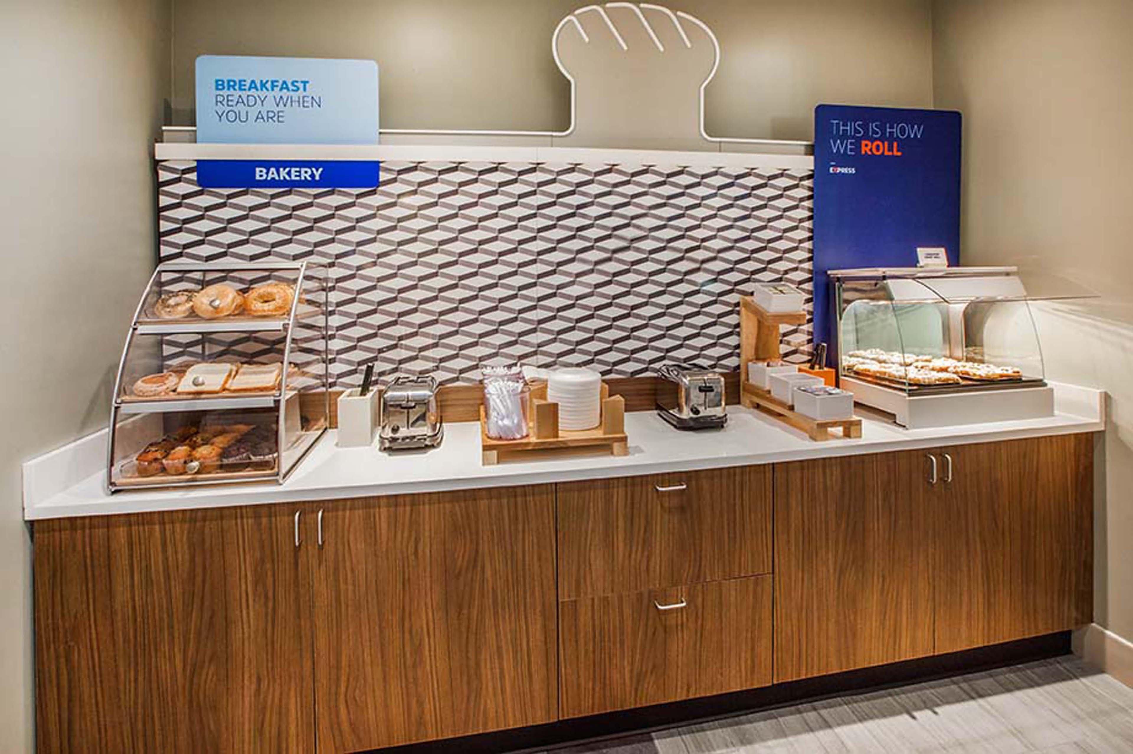 Holiday Inn Express Hotel & Suites Bowling Green By Ihg Екстериор снимка