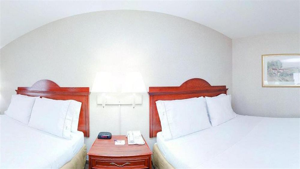 Holiday Inn Express Hotel & Suites Bowling Green By Ihg Екстериор снимка