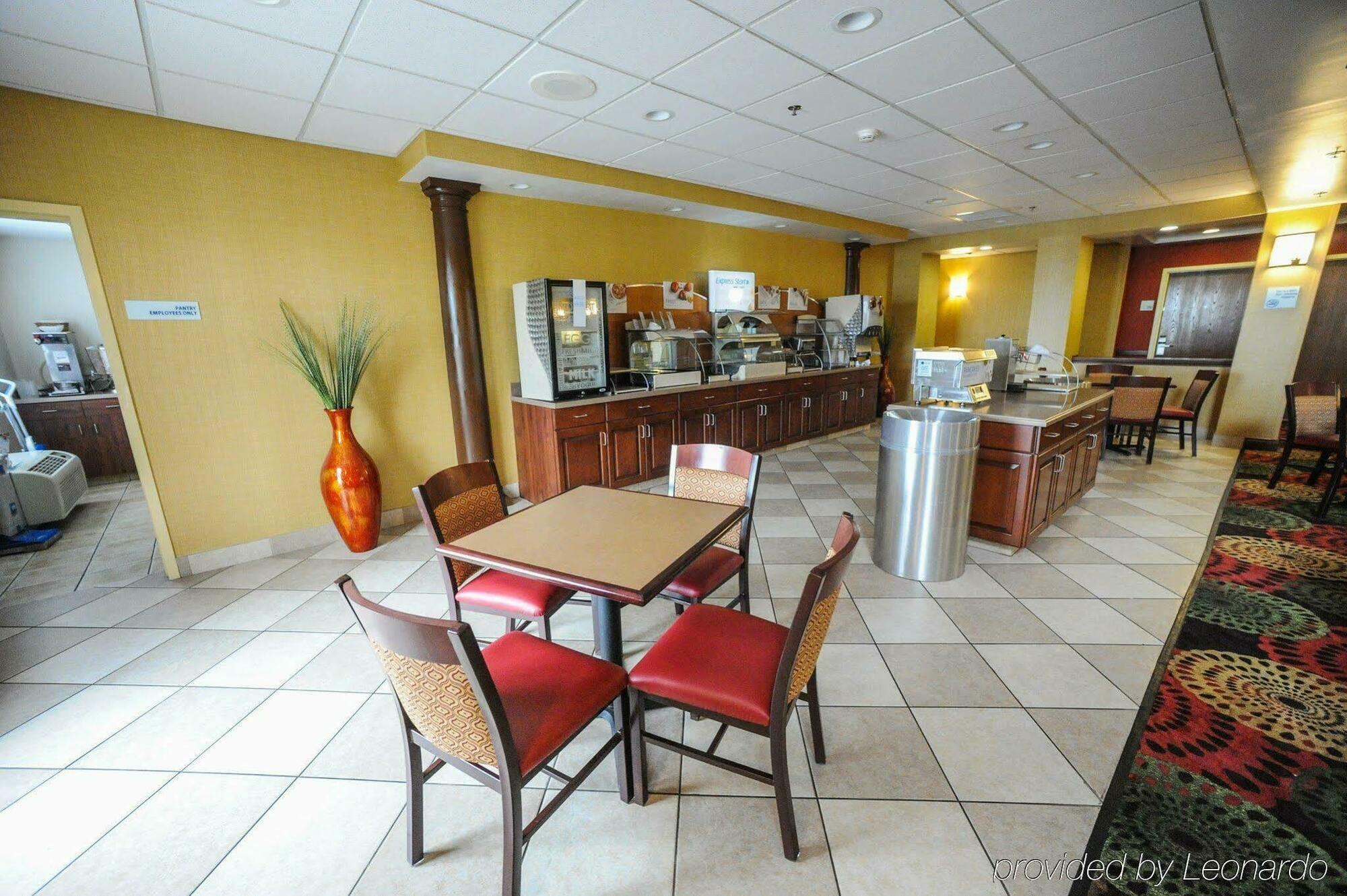 Holiday Inn Express Hotel & Suites Bowling Green By Ihg Екстериор снимка